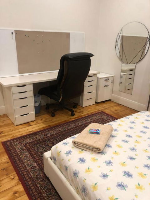 Room Near Caulfield Racecourse - Accommodation Sunshine Coast 1
