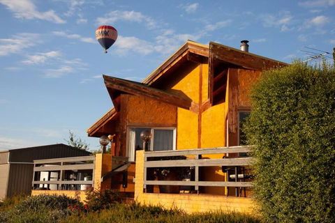Rose Cottage Yarra Glen - Accommodation Sunshine Coast 0