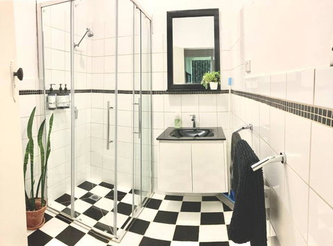 Rose End Cozy Apartment - Accommodation Sunshine Coast 3
