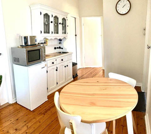 Rose End Cozy Apartment - Accommodation Sunshine Coast 2