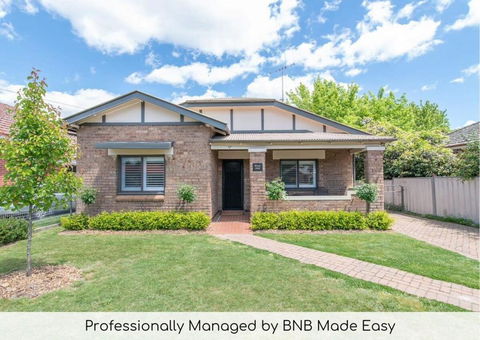 Rose Hill On Hamer, 1940s Charming Cottage Near Cook Park - Accommodation Sunshine Coast 0