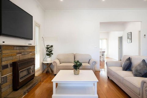 Rosebud Reset - A Beachside Group Getaway - Accommodation Sunshine Coast 1