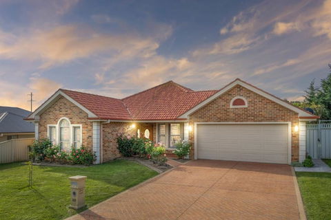 Roselawn Manor - 5 Bedroom Entertainer - Accommodation Sunshine Coast 1