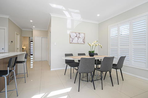 Rousehill Sweet Spacious 4BR Quiet House - Accommodation Sunshine Coast 1