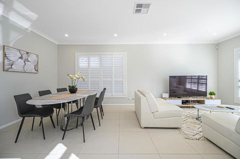 Rousehill Sweet Spacious 4BR Quiet House - Accommodation Sunshine Coast 2