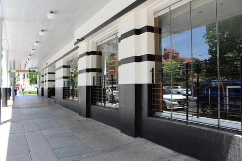 Royal Hotel Orange - Accommodation Sunshine Coast 1