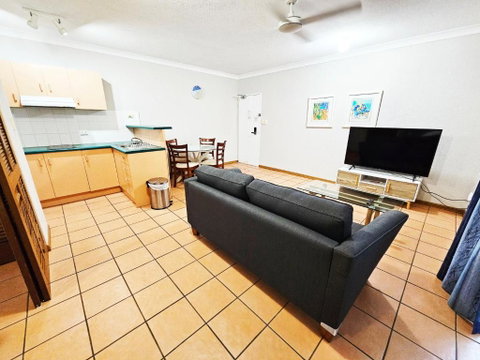 Royal Palm Villas - Accommodation Sunshine Coast 0