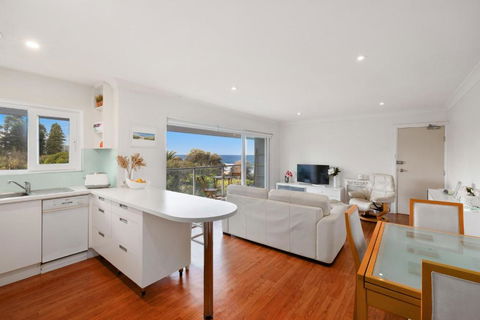 Royal Surf - Direct Beachfront - Accommodation Sunshine Coast 3