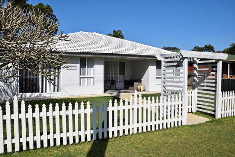 Rudder House - Accommodation Sunshine Coast 0