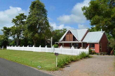 Ruddles Retreat - Accommodation Sunshine Coast 2
