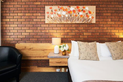 Ruthven Street Motor Inn - Accommodation Sunshine Coast 1