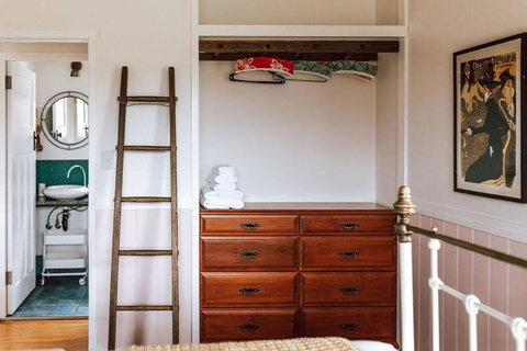 S U N S E T S H A C K Binalong - Accommodation Sunshine Coast 2