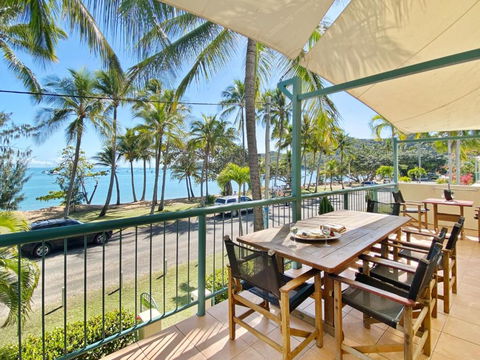Sails On Horseshoe Apartment 4 - Accommodation Sunshine Coast 1