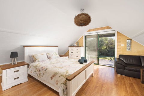 Salt Wood Cabin Style Retreat - Accommodation Sunshine Coast 2