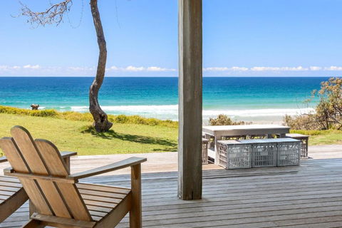 Saltwater Beach House - Accommodation Sunshine Coast 0