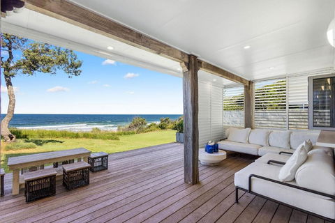 Saltwater Beach House - Accommodation Sunshine Coast 2