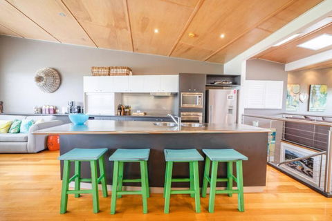 Saltwater 5 - Sleeps 8 - Close To Main Beach - Accommodation Sunshine Coast 1