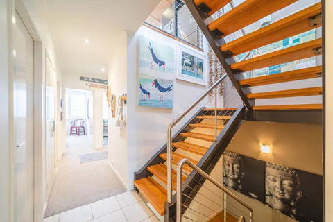 Saltwater 5 - Sleeps 8 - Close To Main Beach - Accommodation Sunshine Coast 2