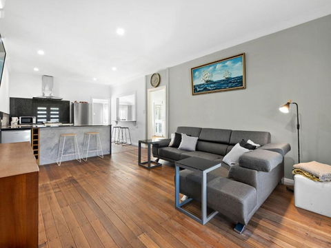 Salty Sea Cottage - Accommodation Sunshine Coast 2