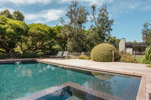 Samantha - Accommodation Sunshine Coast 1