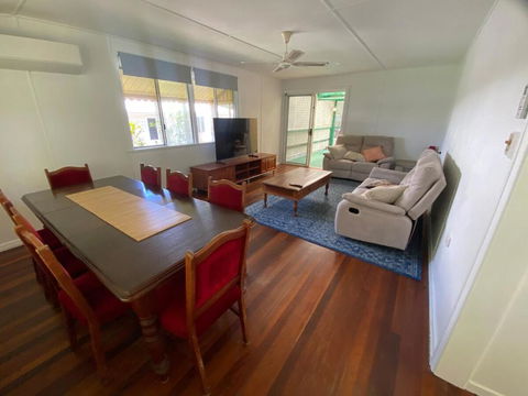 Samantha - Accommodation Sunshine Coast 0