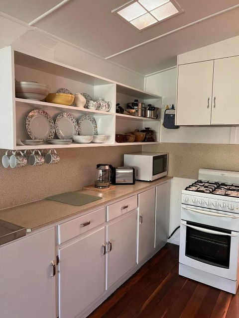 Samantha - Accommodation Sunshine Coast 1