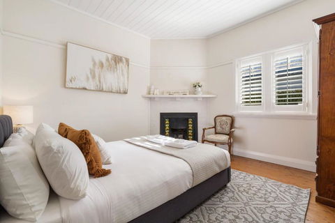Sampson Cottage - Historic Charm - Accommodation Sunshine Coast 1