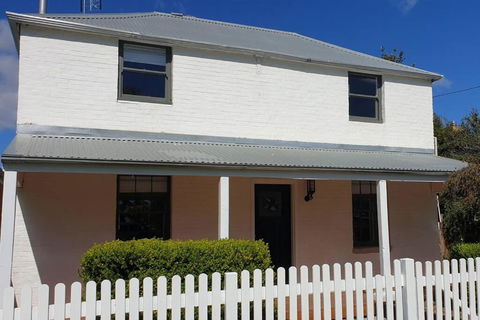 Samuels Cottage C1860 - In The Heart Of Mudgee - Accommodation Sunshine Coast 0