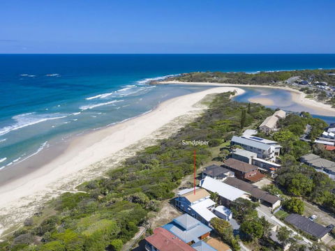 Sandpiper Beachfront House - Hastings Point - Accommodation Sunshine Coast 2