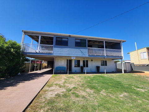 Sands Beach House - Accommodation Sunshine Coast 1