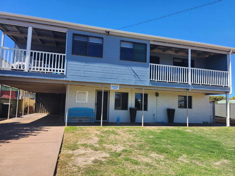 Sands Beach House - Accommodation Sunshine Coast 0