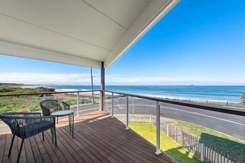 Sea Sand And Serenity At Stockton - Stunning Sophistication - Accommodation Sunshine Coast 0