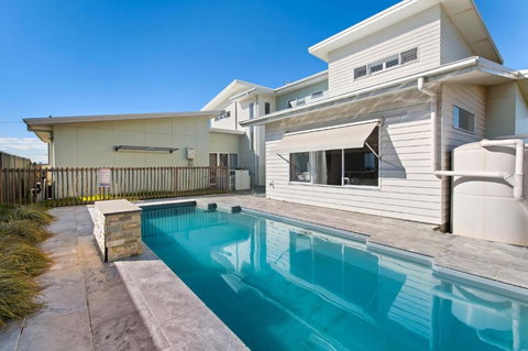 Sea Sand And Serenity At Stockton - Stunning Sophistication - Accommodation Sunshine Coast 2
