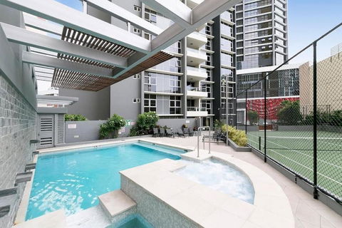 SK2 - CHARMING Skyline CBD W River Views 3 BR Private Apartment - Accommodation Sunshine Coast 1