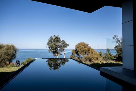 Somers Sanctuary - Luxury Interiors, Pool, Sauna, Water Views, Theatre Room - Accommodation Sunshine Coast 2