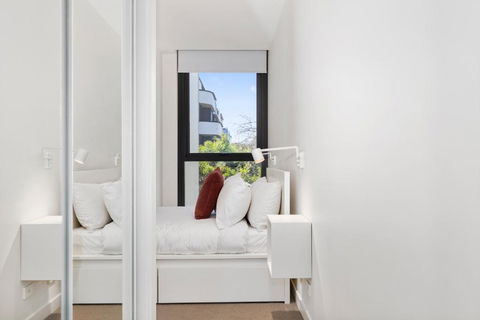 Spacious & Bright Apt Near Major Hospital Precinct - Accommodation Sunshine Coast 3