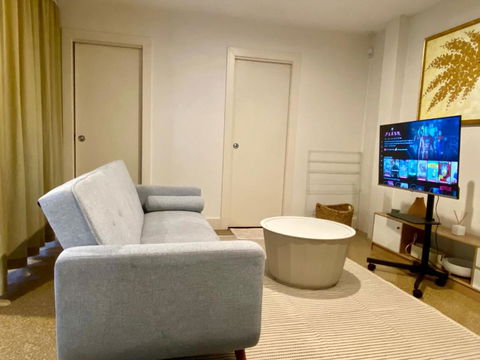 Spacious Self-Contained Guest Suite - Accommodation Sunshine Coast 2