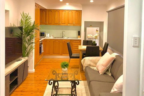 St Marys Affordable 5 Br Cozy House - Accommodation Sunshine Coast 0