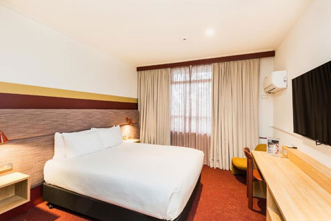 Statesman Hotel - Accommodation Sunshine Coast 1