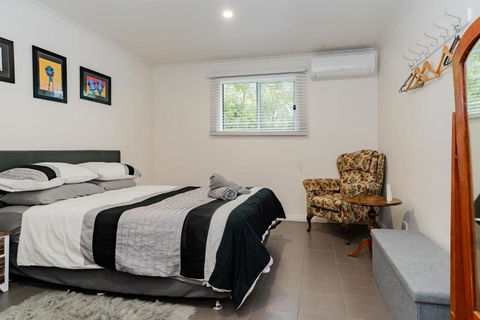 Stay In Blackwood - Accommodation Sunshine Coast 1
