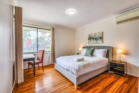 StayAU Family-Friendly 3BR Getaway In Malvern - Accommodation Sunshine Coast 1