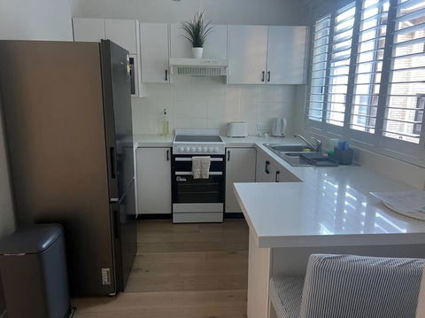 Sunny Boutique Apartment - Accommodation Sunshine Coast 3