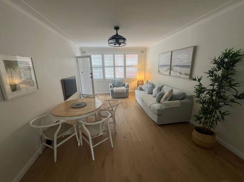 Sunny Boutique Apartment - Accommodation Sunshine Coast 1