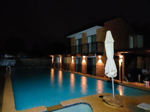 T&V Suites - Accommodation Sunshine Coast 2