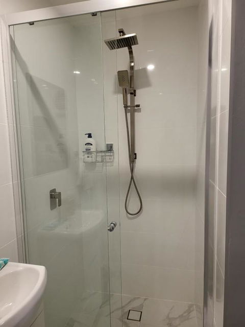 T&V Suites - Accommodation Sunshine Coast 1