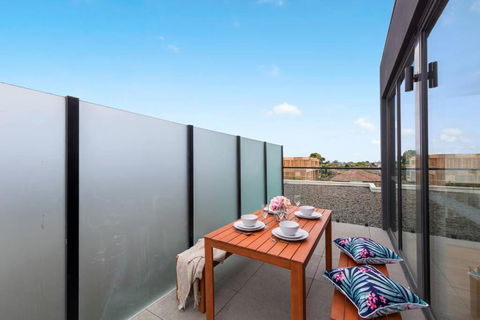 The Eastside Oasis - Accommodation Sunshine Coast 2