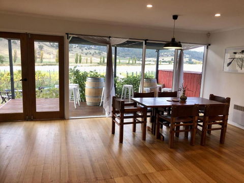The Harvest, Ese Vineyard Cottage - Accommodation Sunshine Coast 3