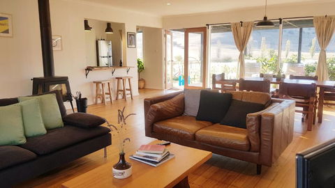 The Harvest, Ese Vineyard Cottage - Accommodation Sunshine Coast 1