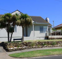 BEACHPOINT COTTAGE - Accommodation Sunshine Coast