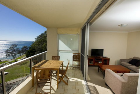 Beachpoint, Unit 402, 28 North Street - Accommodation Sunshine Coast 3